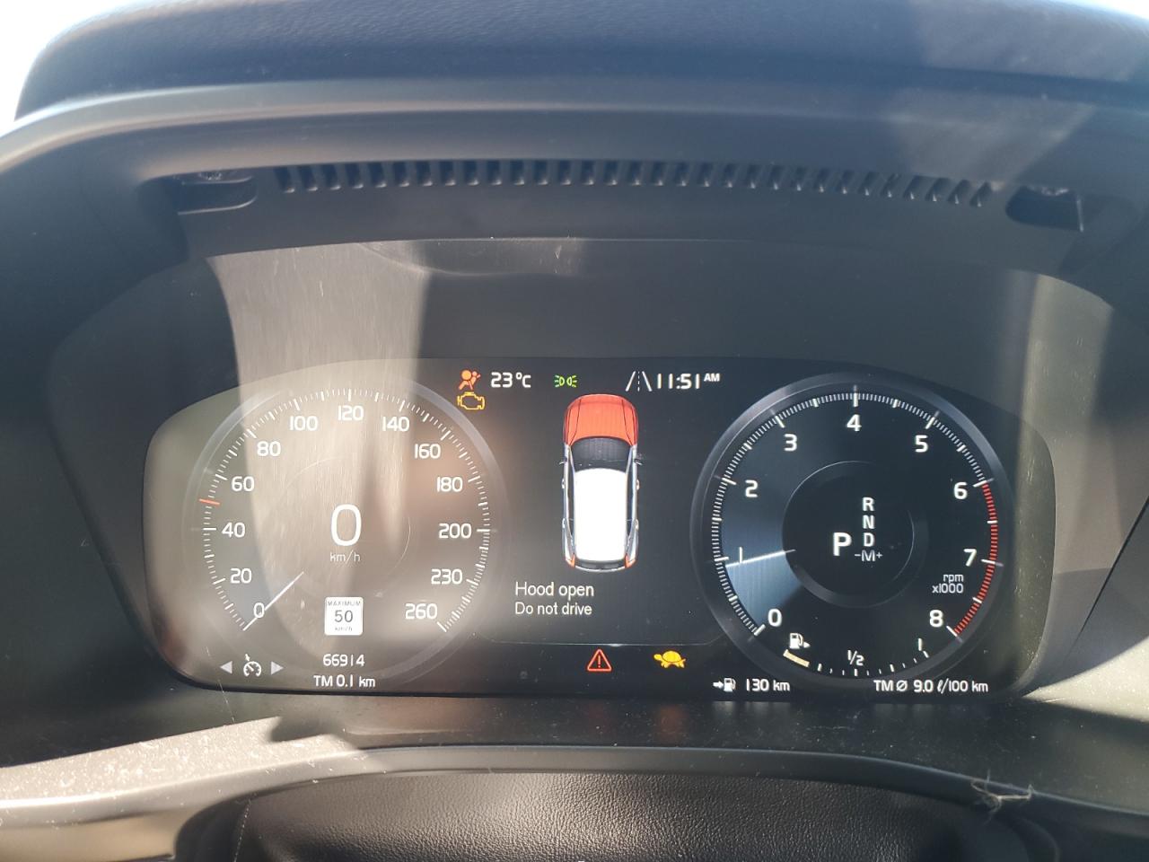 VOLVO XC40 T5 MOMENTUM