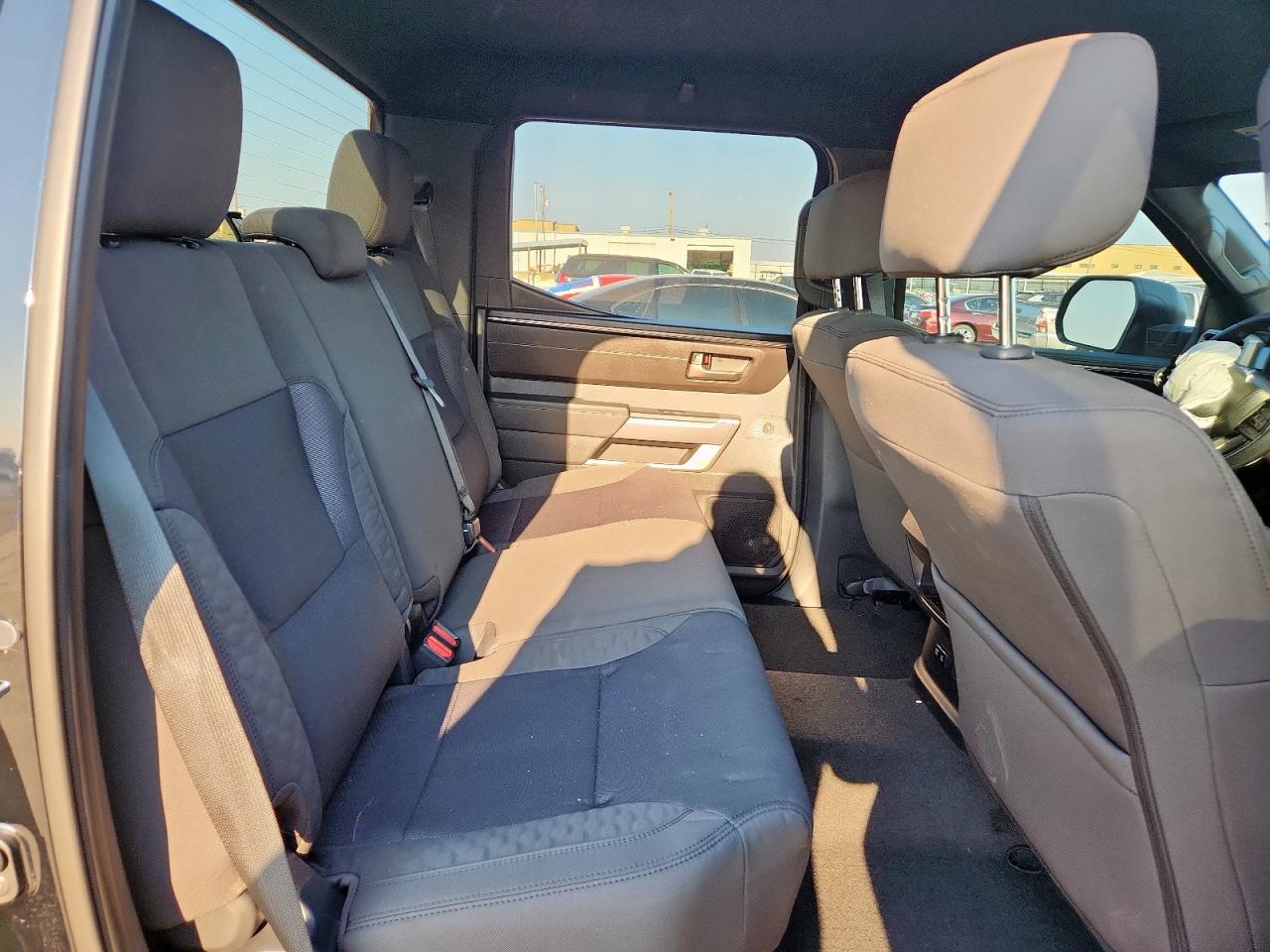 TOYOTA TUNDRA CREWMAX SR