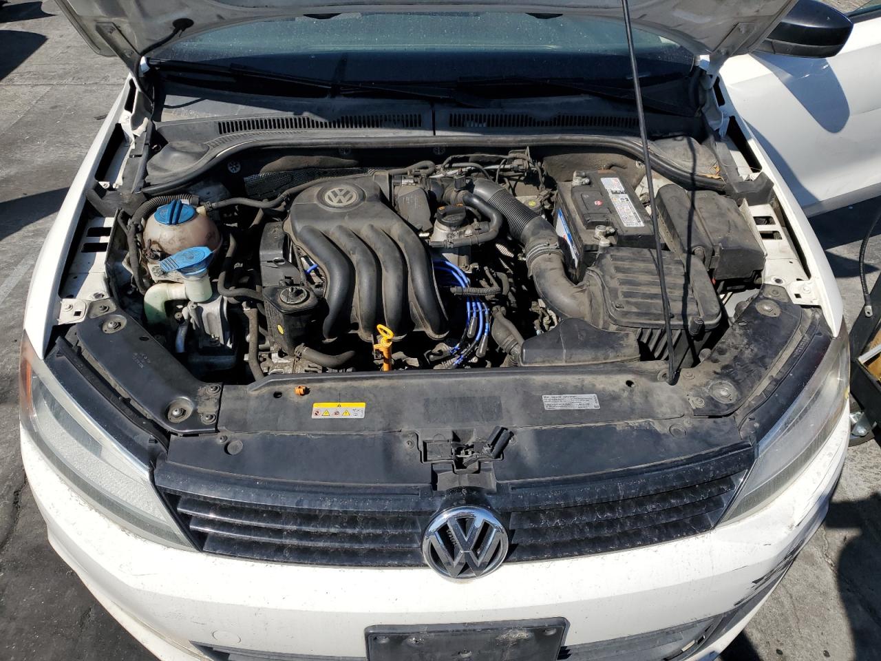VOLKSWAGEN JETTA BASE