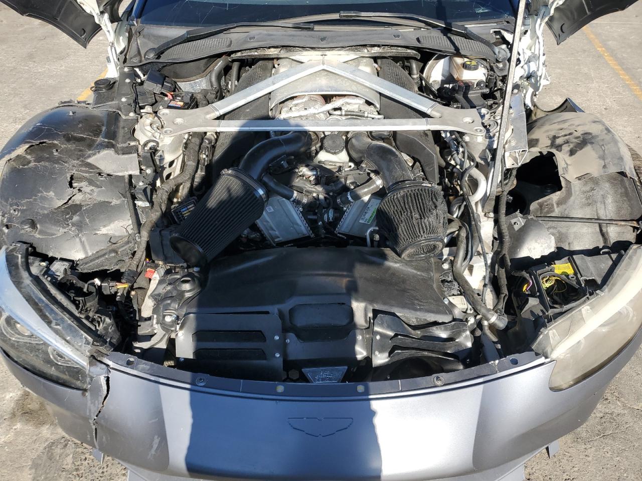 ASTON MARTIN VANTAGE