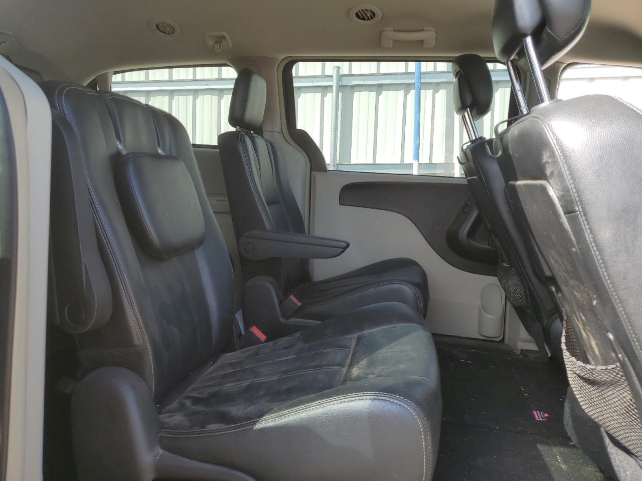 CHRYSLER TOWN & COUNTRY TOURING