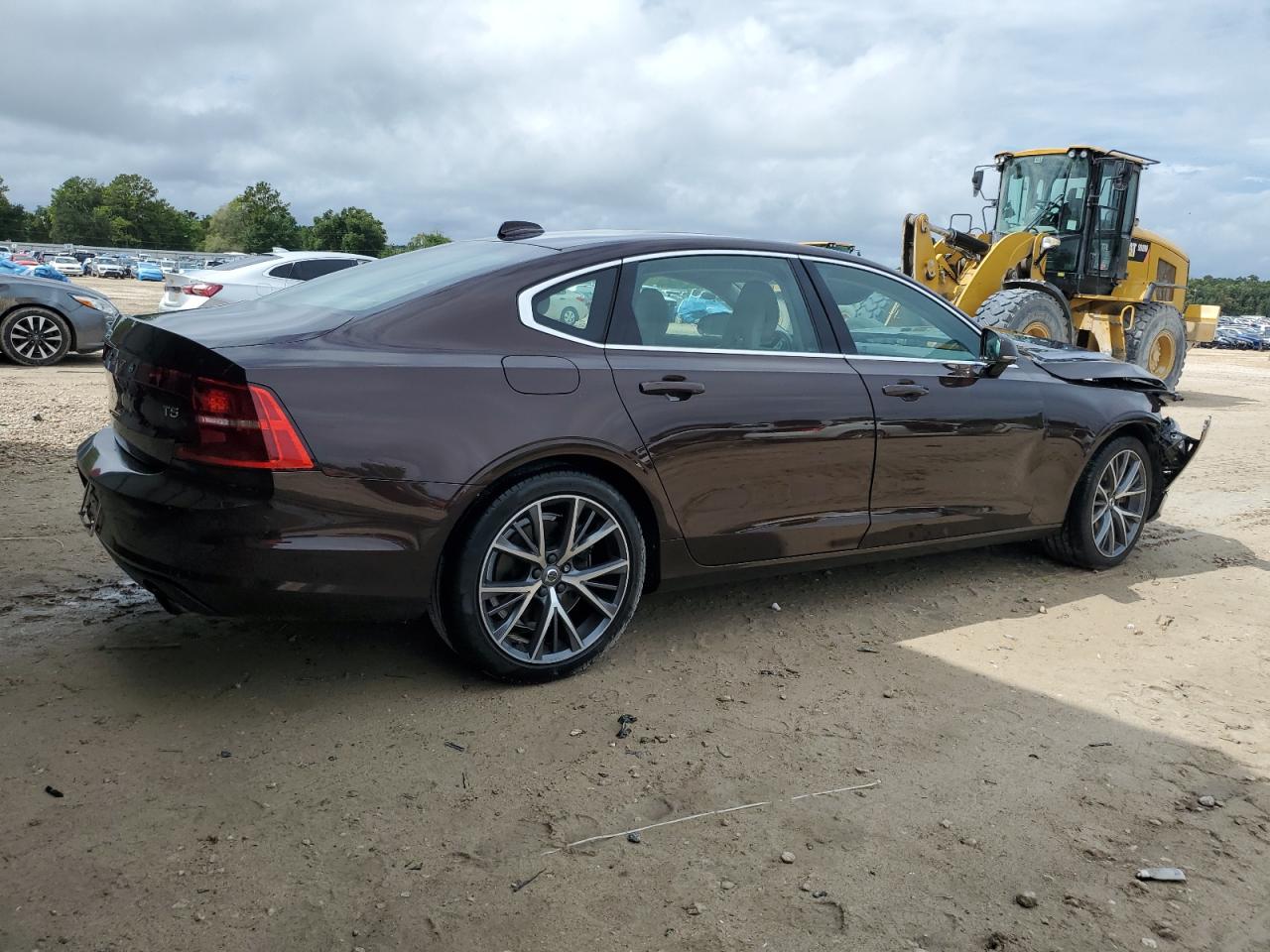 VOLVO S90 T5 MOMENTUM