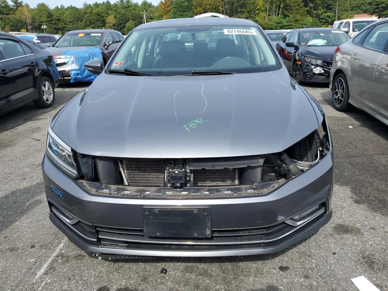 VOLKSWAGEN PASSAT SE