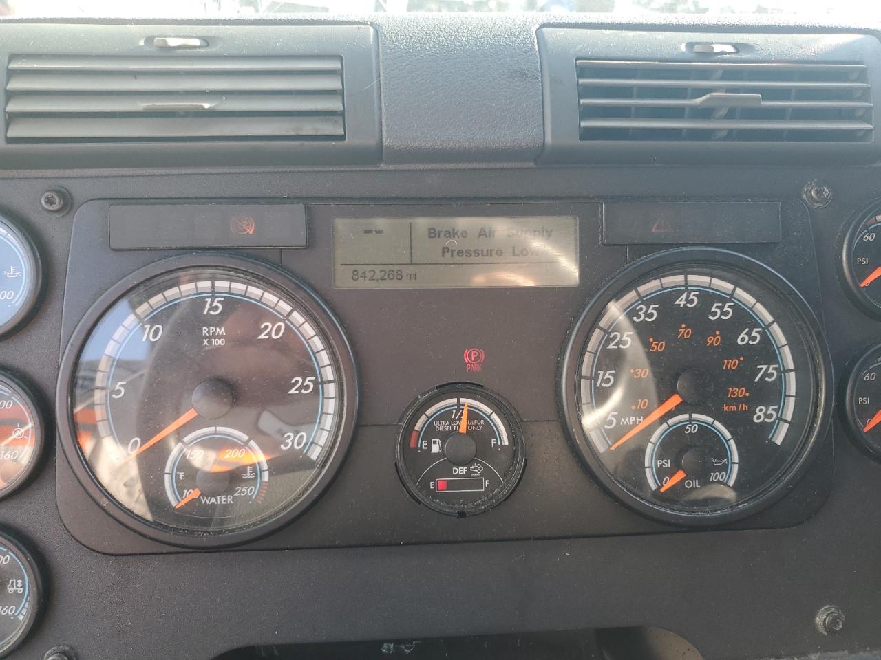 Lot #3269888167 2018 FREIGHTLINER CASCADIA 1