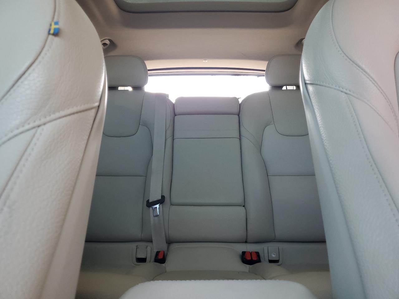 VOLVO XC60 T5 MOMENTUM