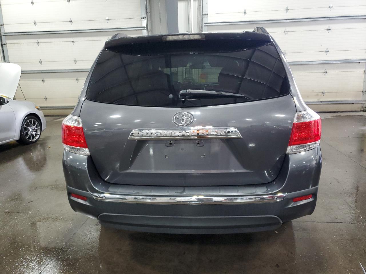 TOYOTA HIGHLANDER BASE