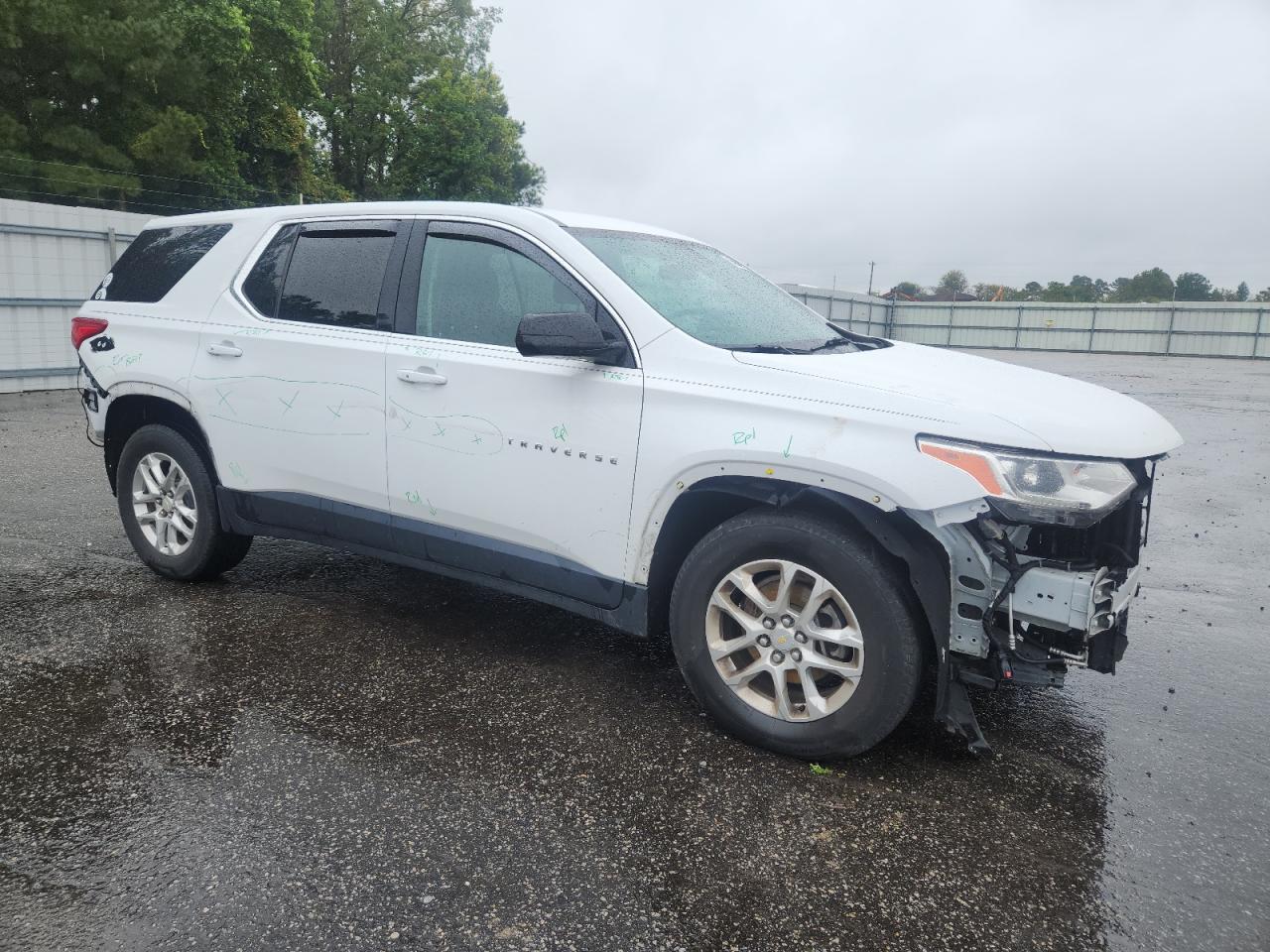 CHEVROLET TRAVERSE LS