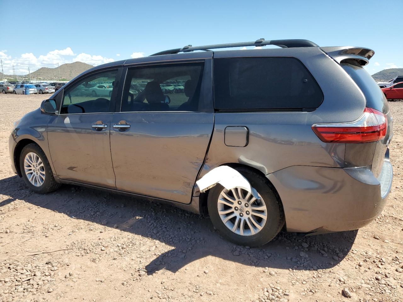 TOYOTA SIENNA XLE