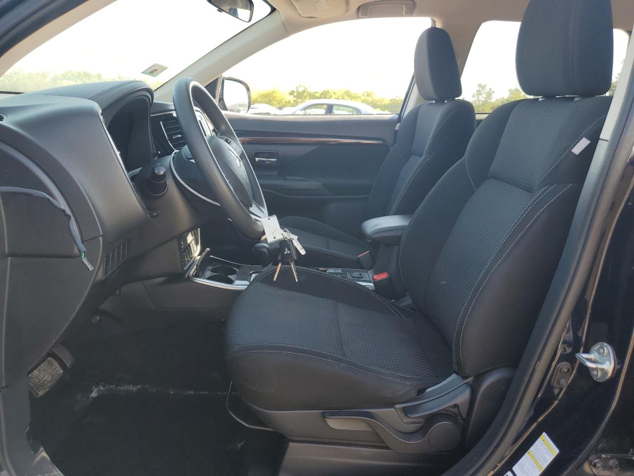 MITSUBISHI OUTLANDER ES