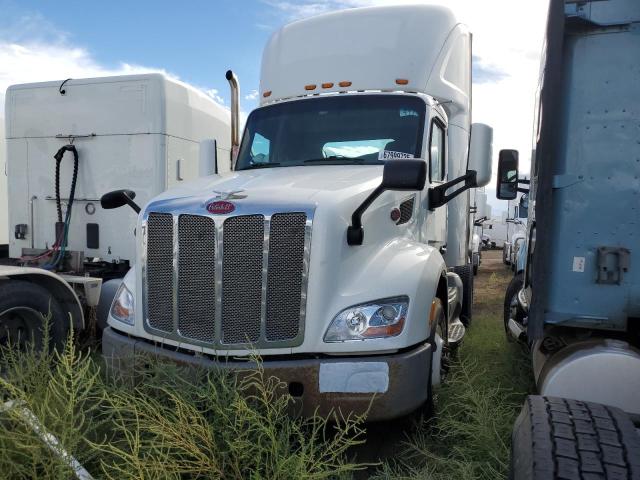 PETERBILT TRACTOR 579 2017 white tractor diesel 1XPBA48X3HD428680 photo #3