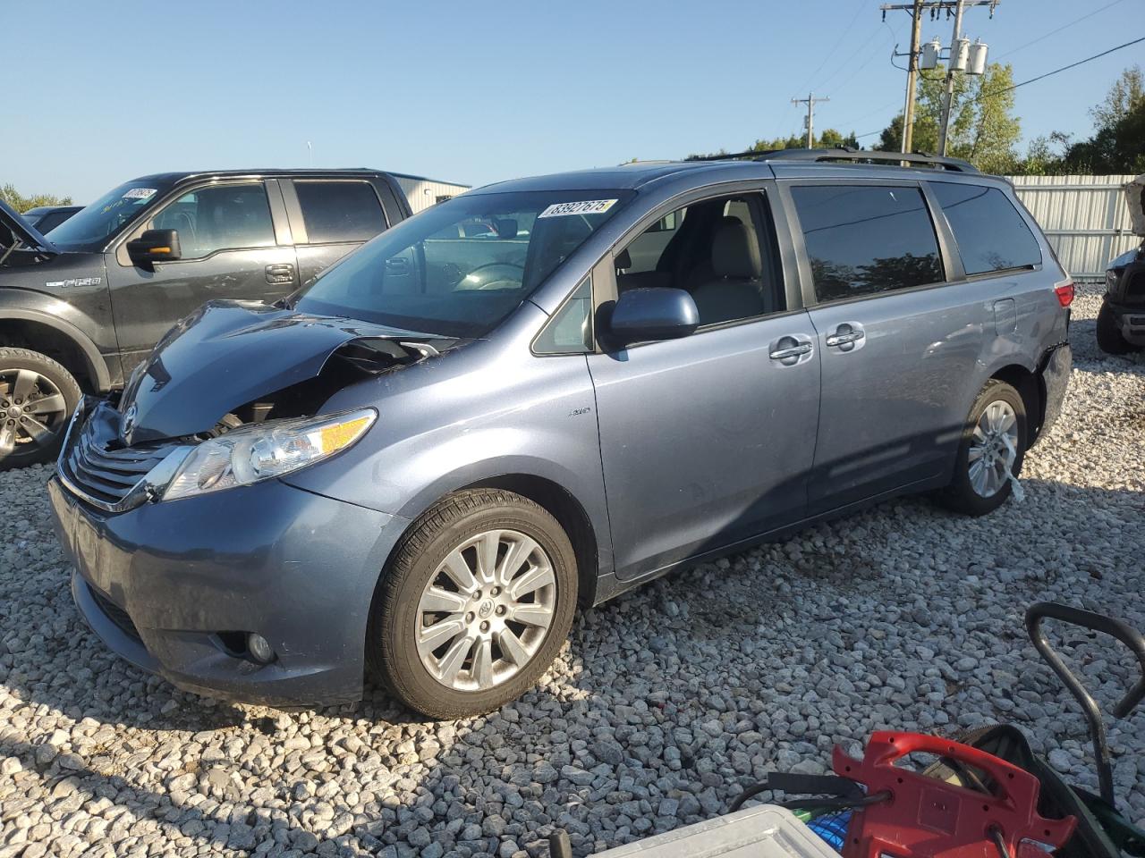 TOYOTA SIENNA XLE