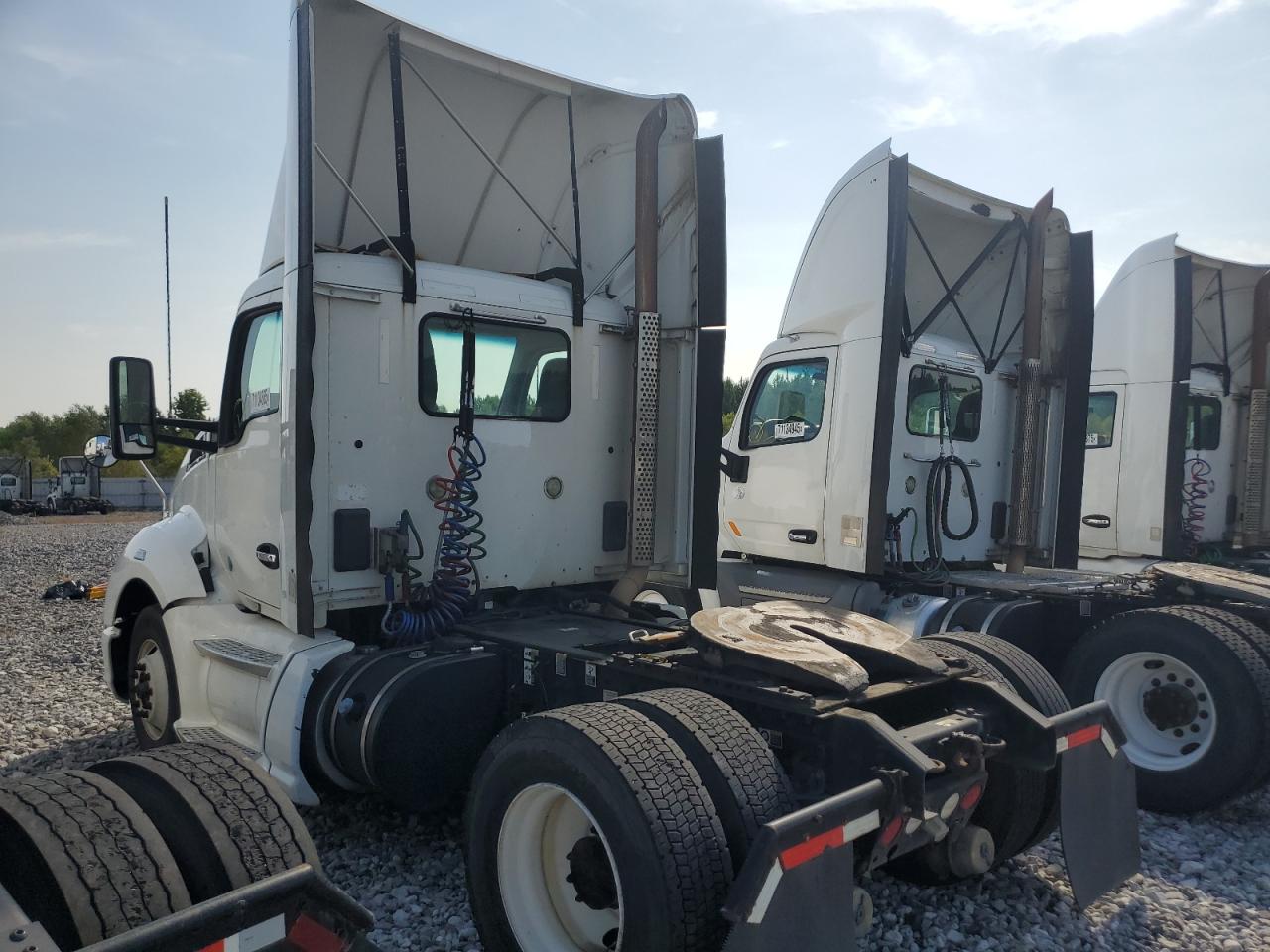 Lot #3259458107 2014 KENWORTH T680