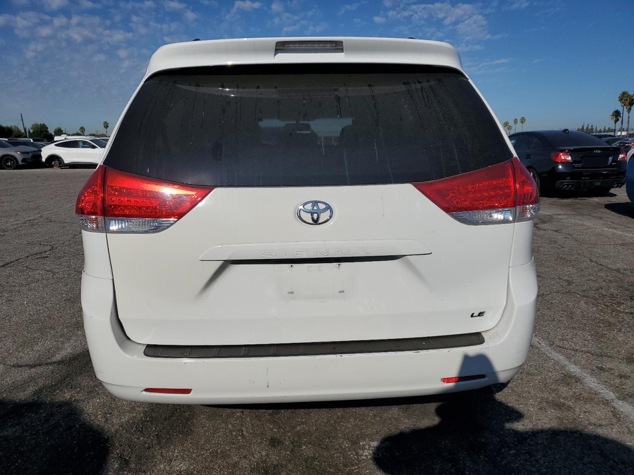 Lot #3278882038 2014 TOYOTA SIENNA LE