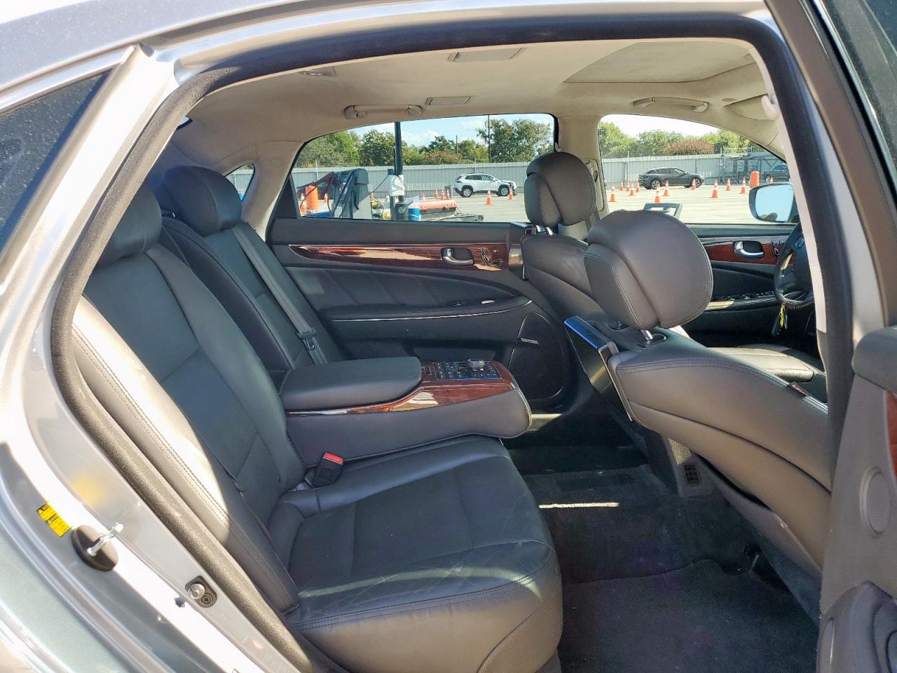 HYUNDAI EQUUS SIGNATURE