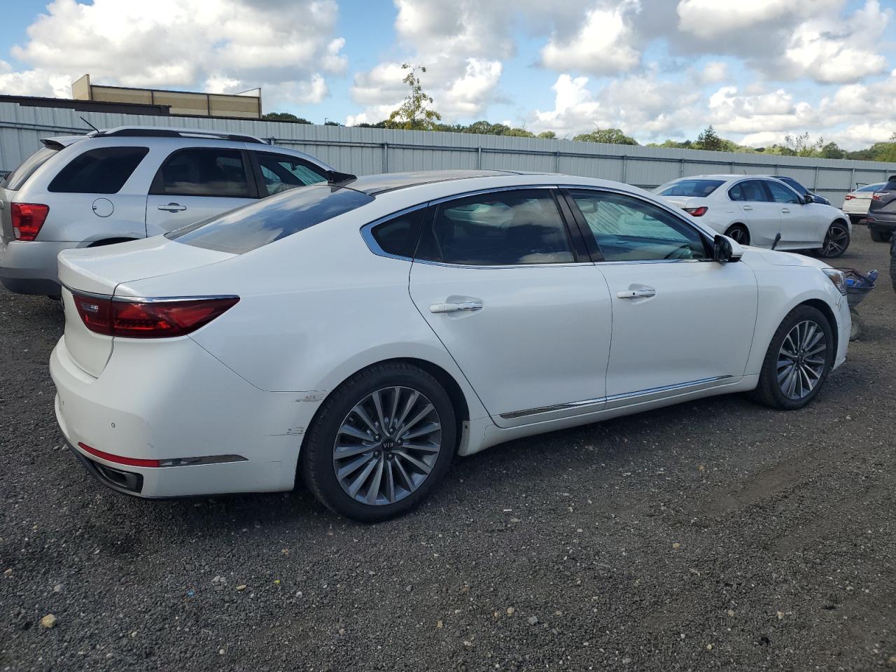 KIA CADENZA PREMIUM