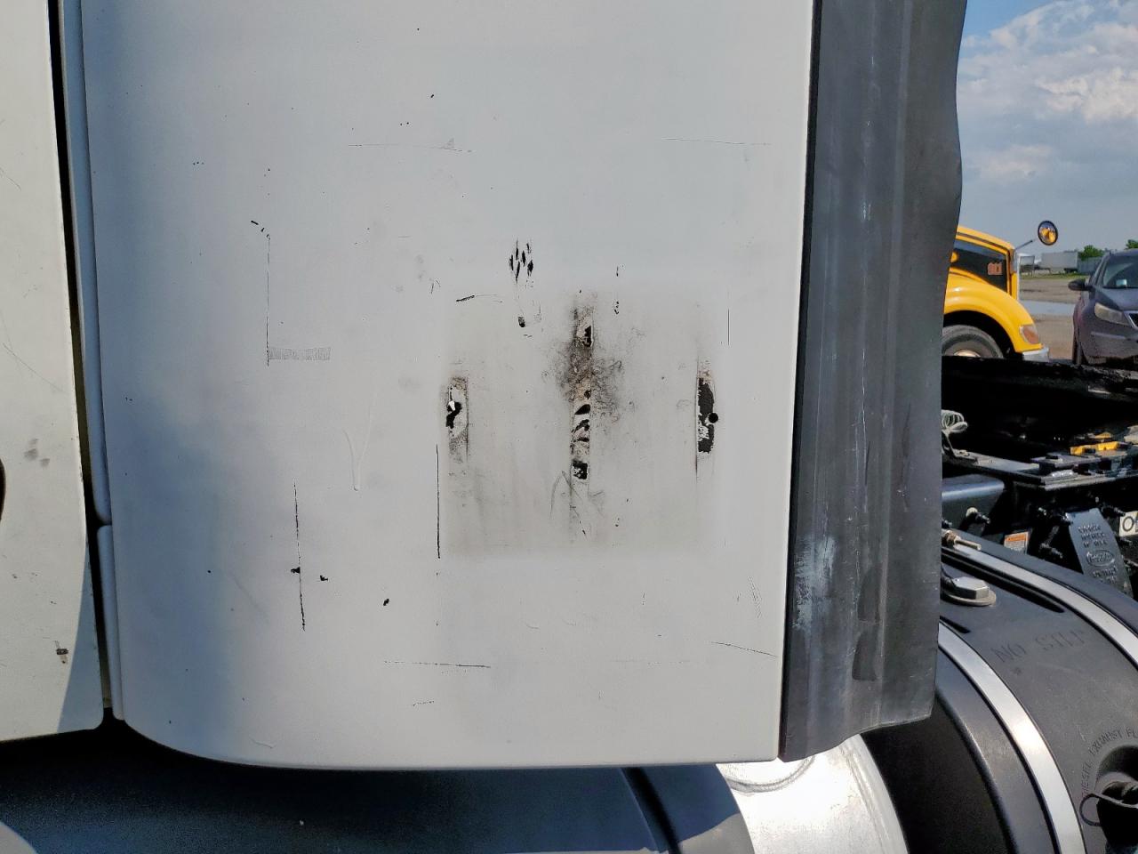 Lot #3284870018 2016 PETERBILT TRACTOR 579