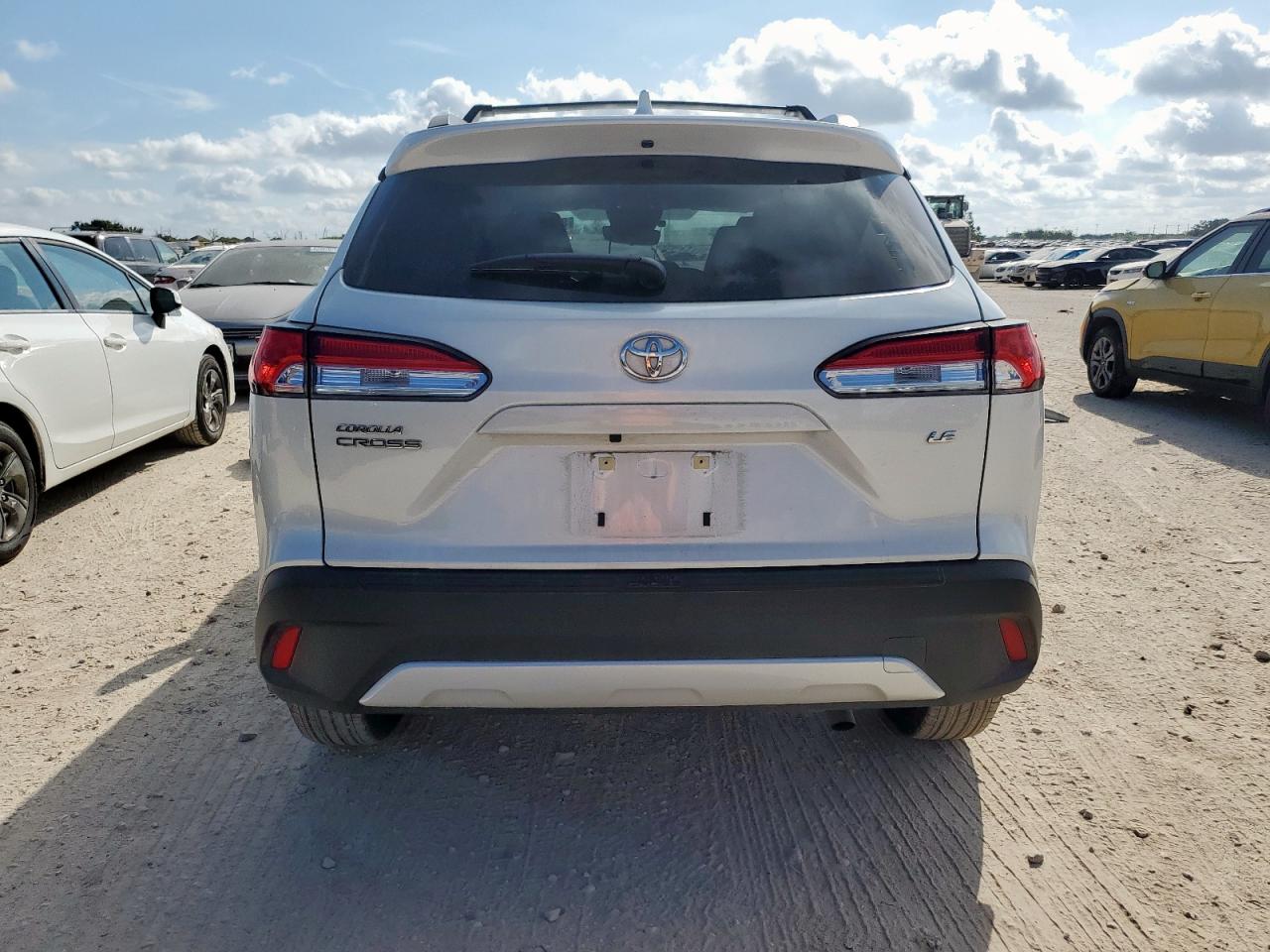 TOYOTA COROLLA CROSS LE