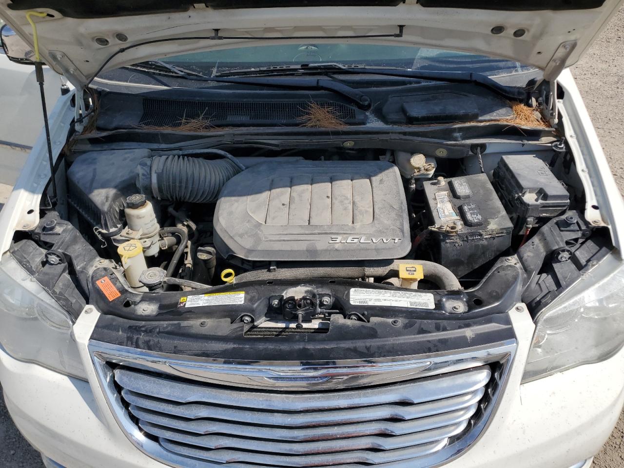 CHRYSLER TOWN & COUNTRY TOURING L