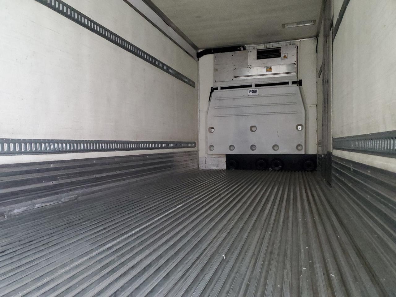 Lot #3259496115 2015 UTILITY VS2RA