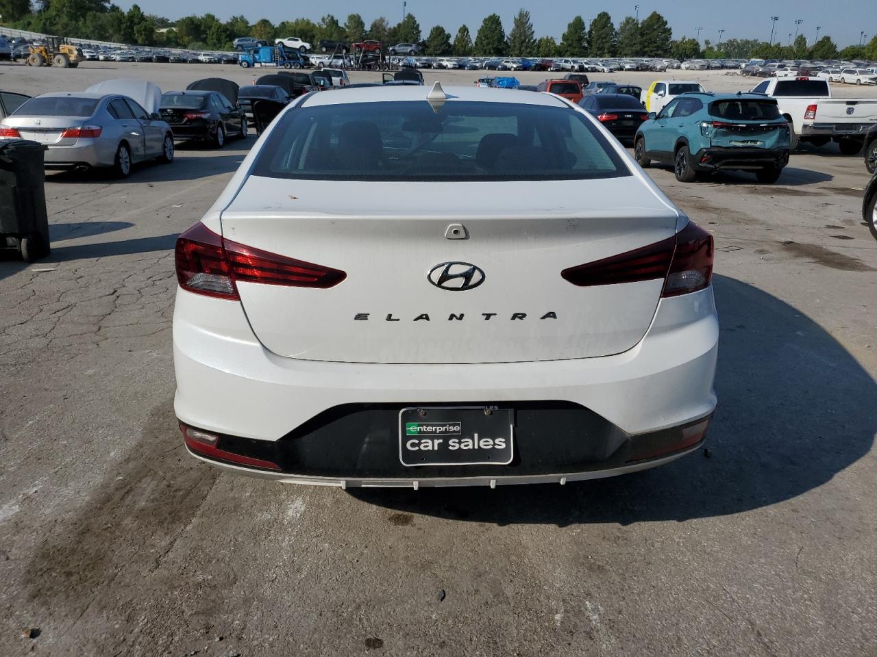 HYUNDAI ELANTRA SEL