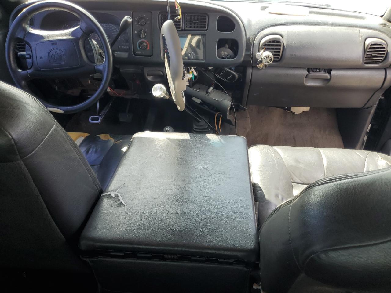 Lot #3309431993 2002 DODGE RAM 3500