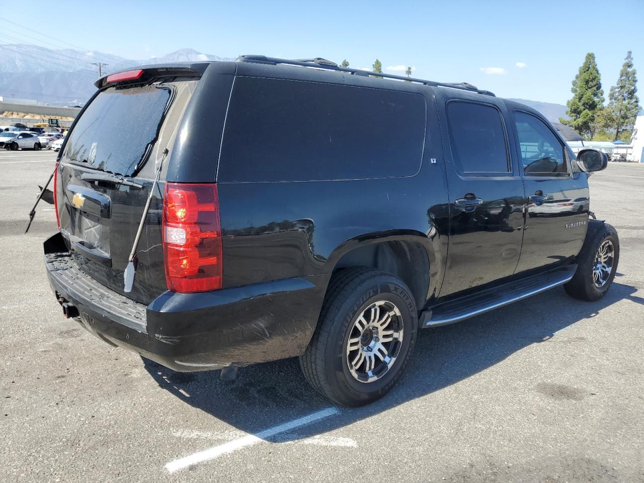 CHEVROLET SUBURBAN C1500 LT