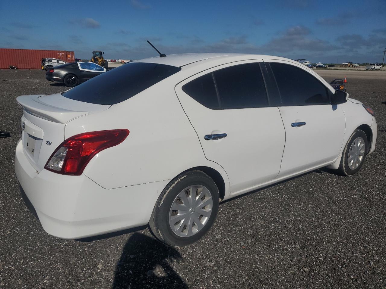 NISSAN VERSA S