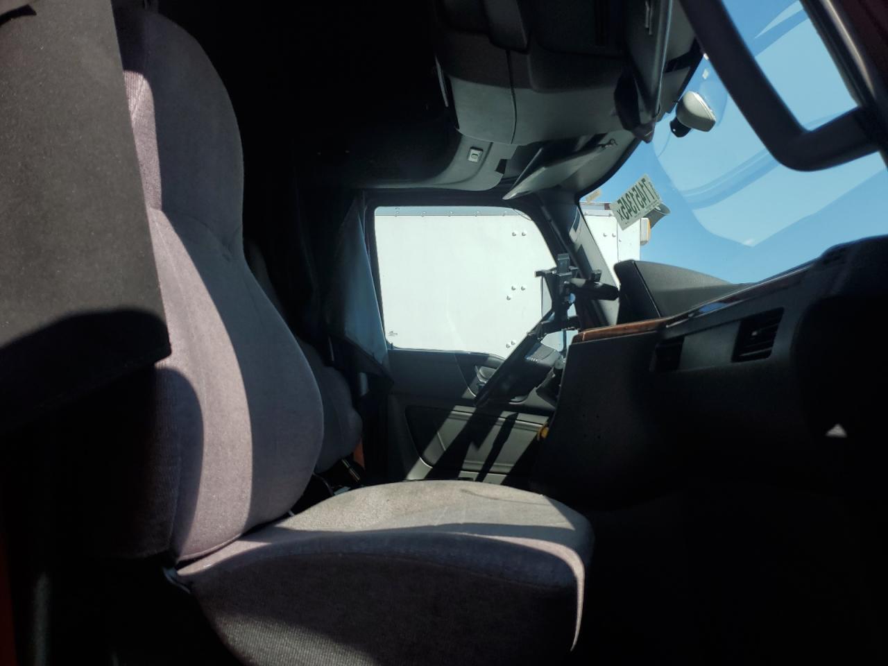 Lot #3246275897 2020 INTERNATIONAL LT625