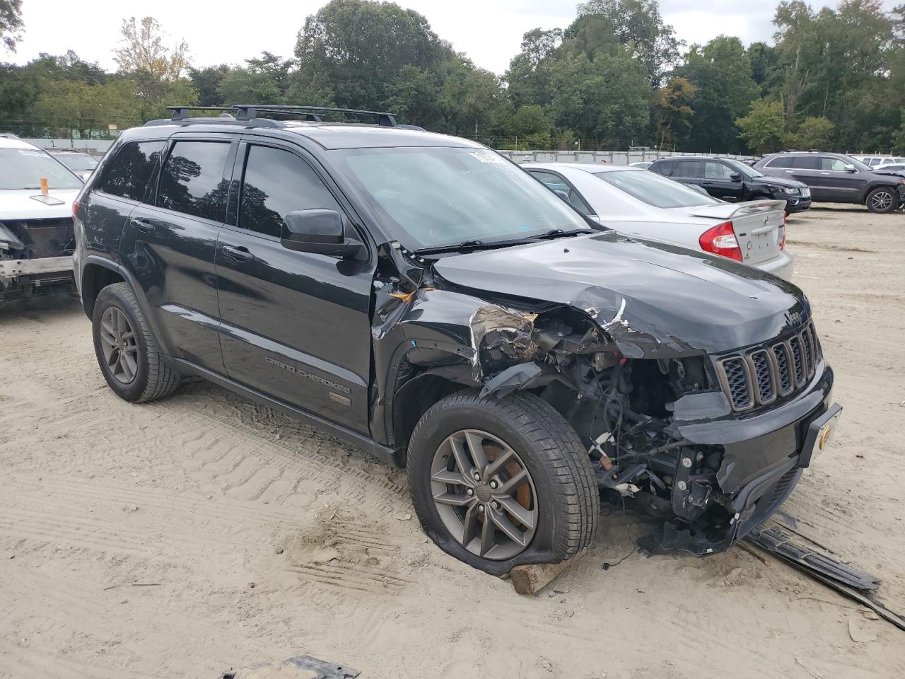 JEEP GRAND CHEROKEE LAREDO