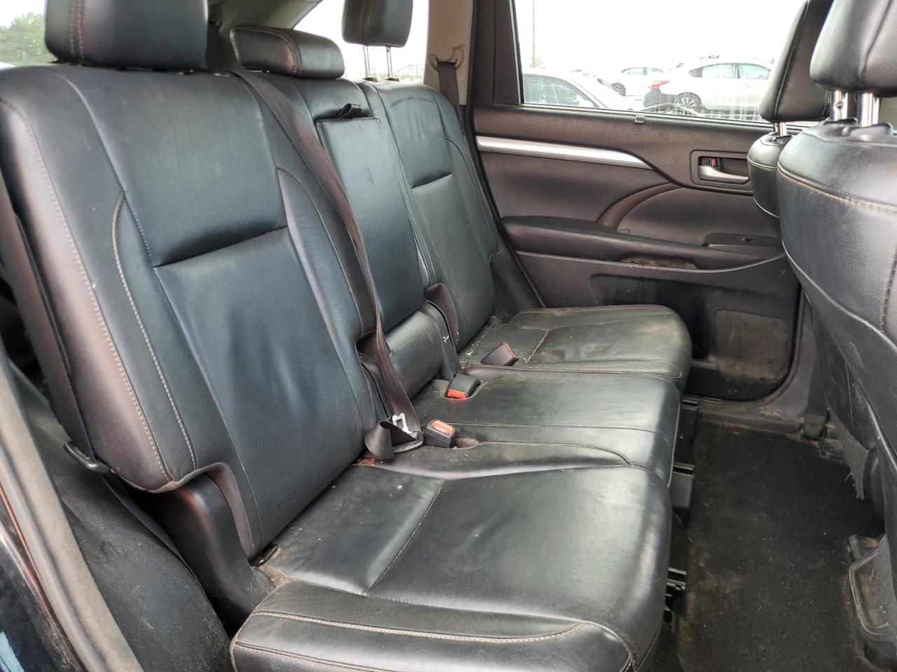 TOYOTA HIGHLANDER SE