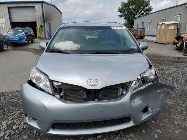 2017 TOYOTA SIENNA XLE 5TDYZ3DC6HS882220