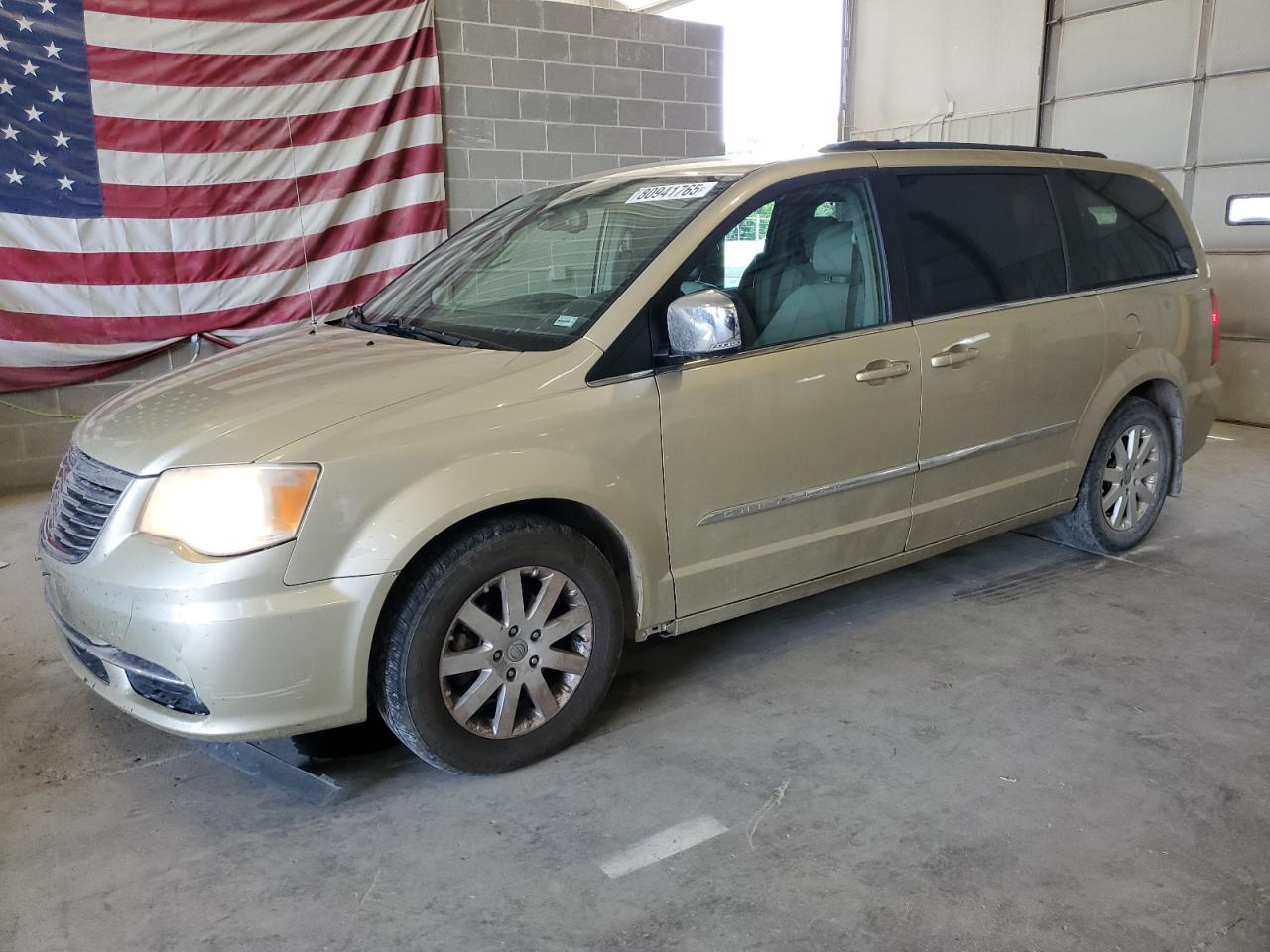 CHRYSLER TOWN & COUNTRY TOURING L