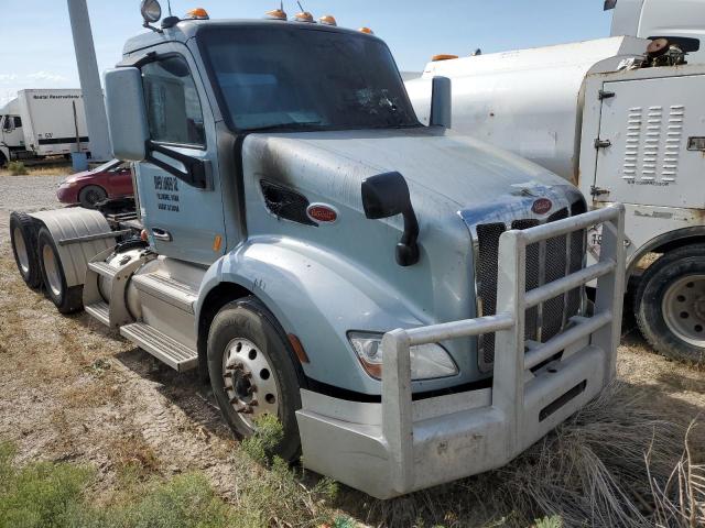 Global Auto Auctions: 2017 PETERBILT TRACTOR 579