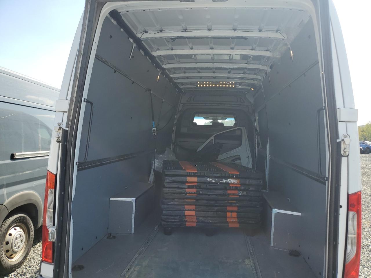 MERCEDES-BENZ SPRINTER 2500