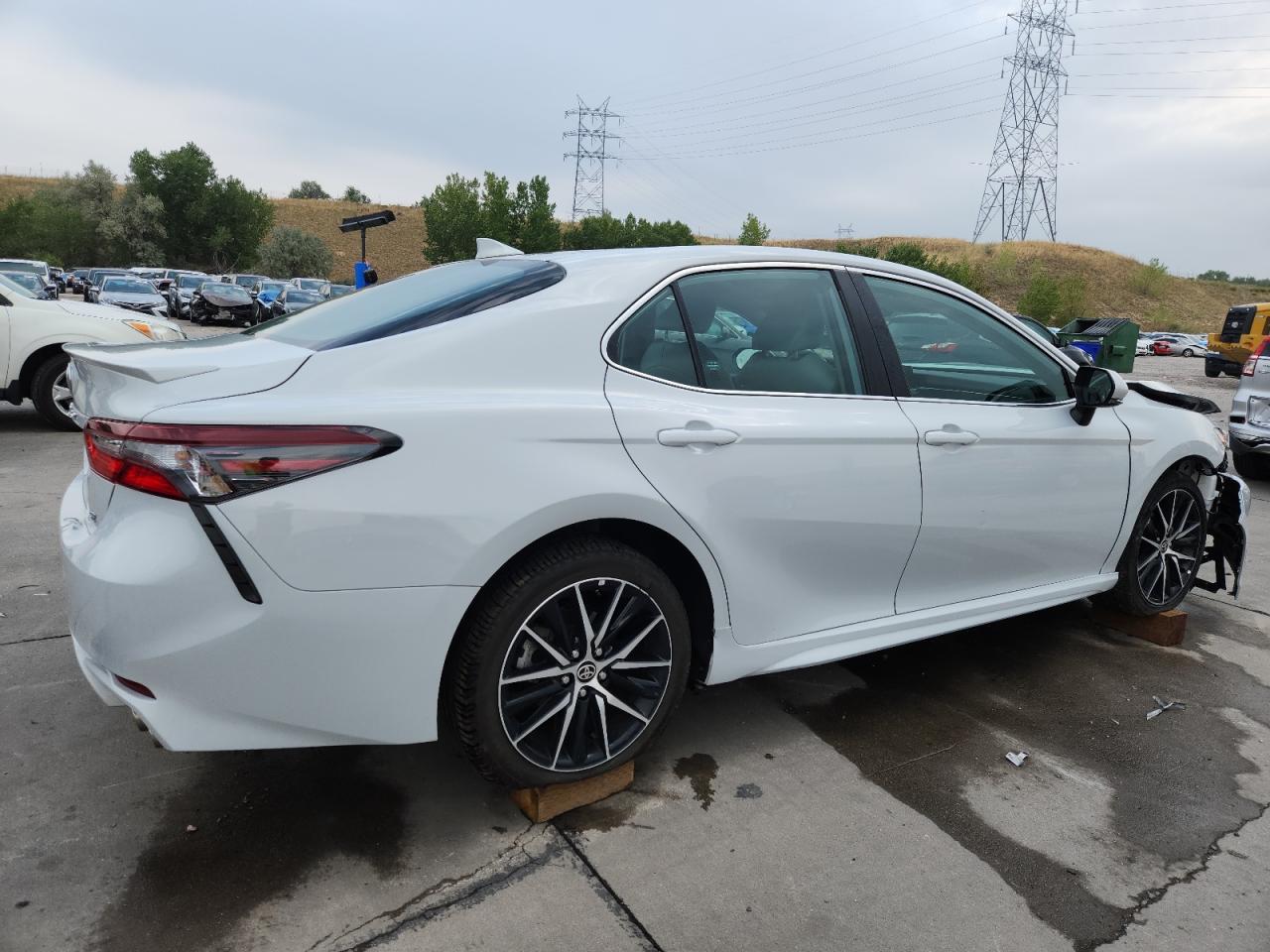 TOYOTA CAMRY SE NIGHT SHADE