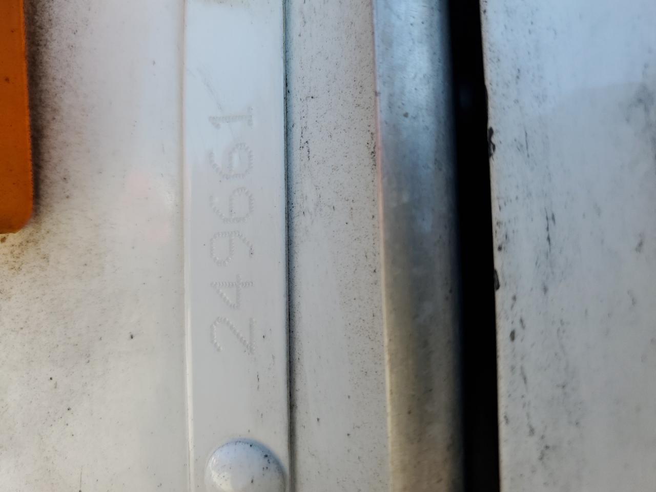 Lot #3263896672 2014 PETERBILT 320