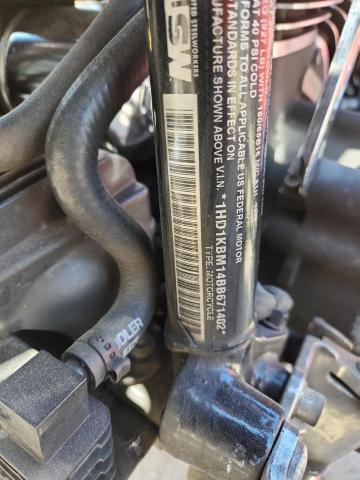 2011 HARLEY-DAVIDSON FLHX - 1HD1KBM14BB671402