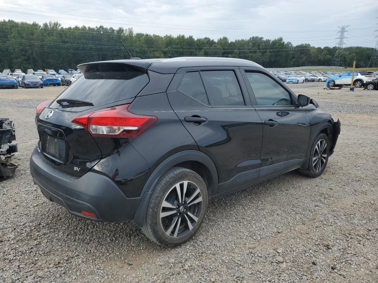 NISSAN KICKS S