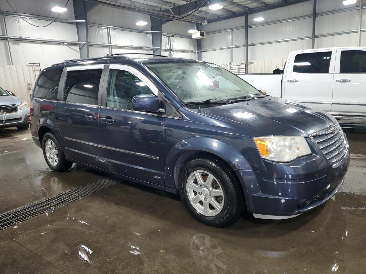 Lot #3274696819 2009 CHRYSLER TOWN & COU