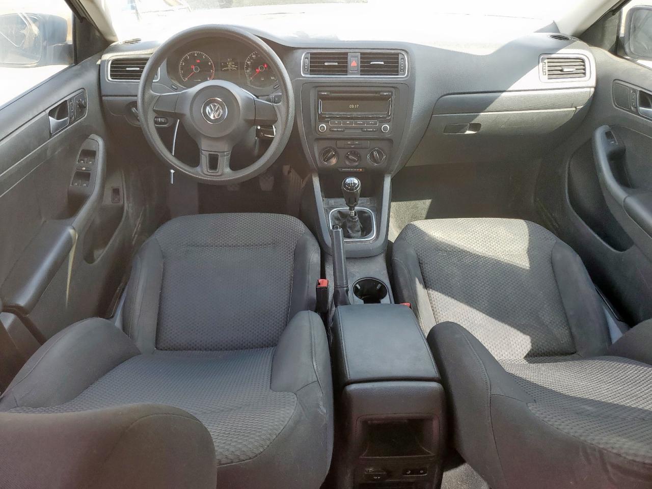 VOLKSWAGEN JETTA BASE