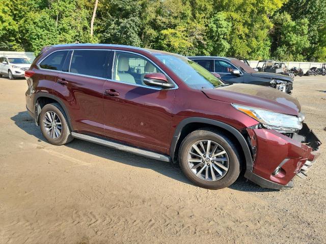 2018 TOYOTA HIGHLANDER SE 5TDKZRFH1JS276671