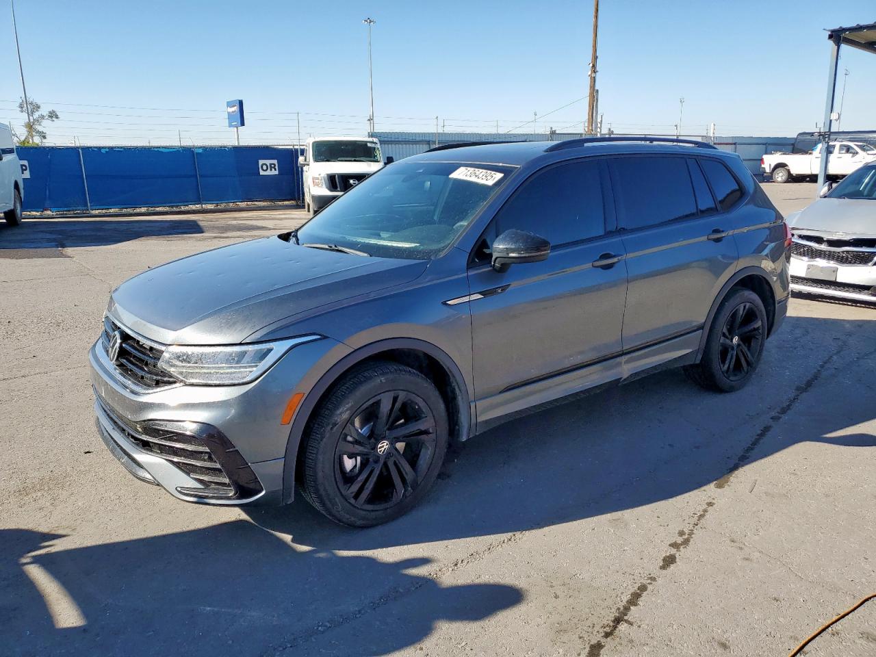 VOLKSWAGEN TIGUAN SE R-LINE BLACK