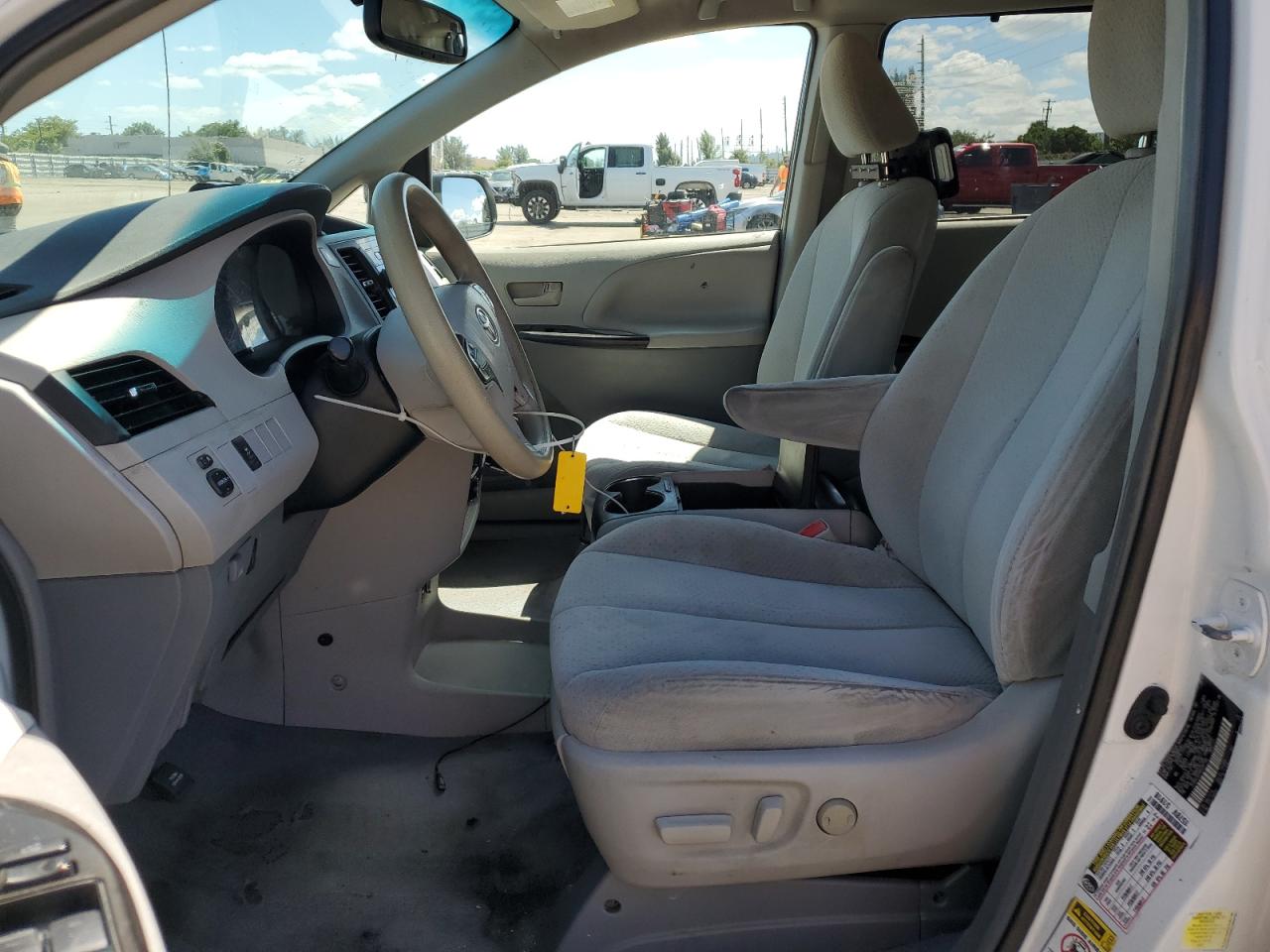 Lot #3302704008 2013 TOYOTA SIENNA LE