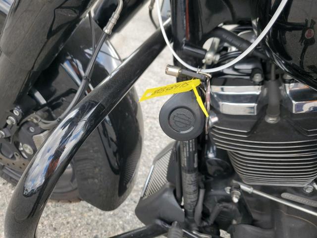 2018 HARLEY-DAVIDSON FLHX STREE #3302806891