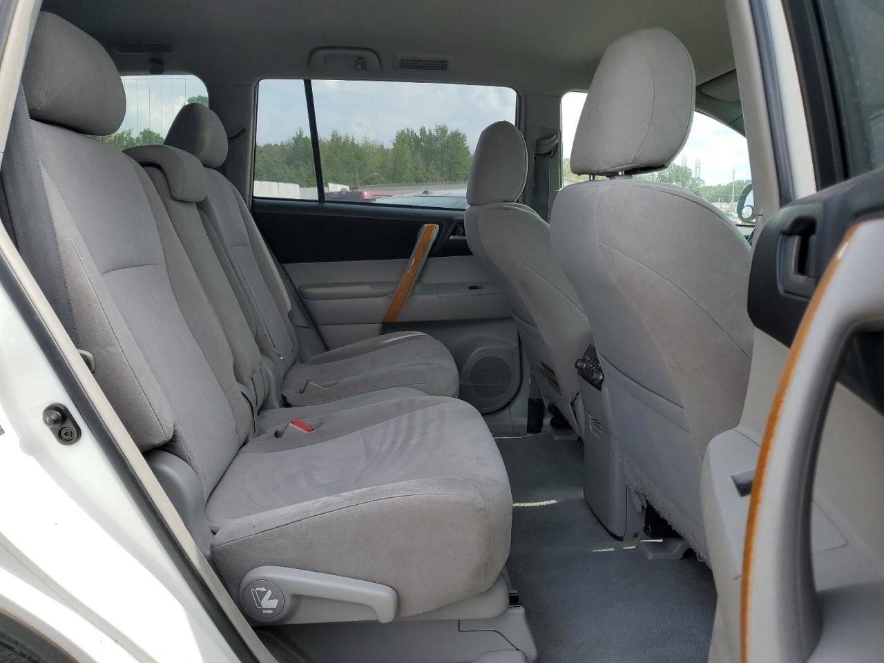 TOYOTA HIGHLANDER HYBRID