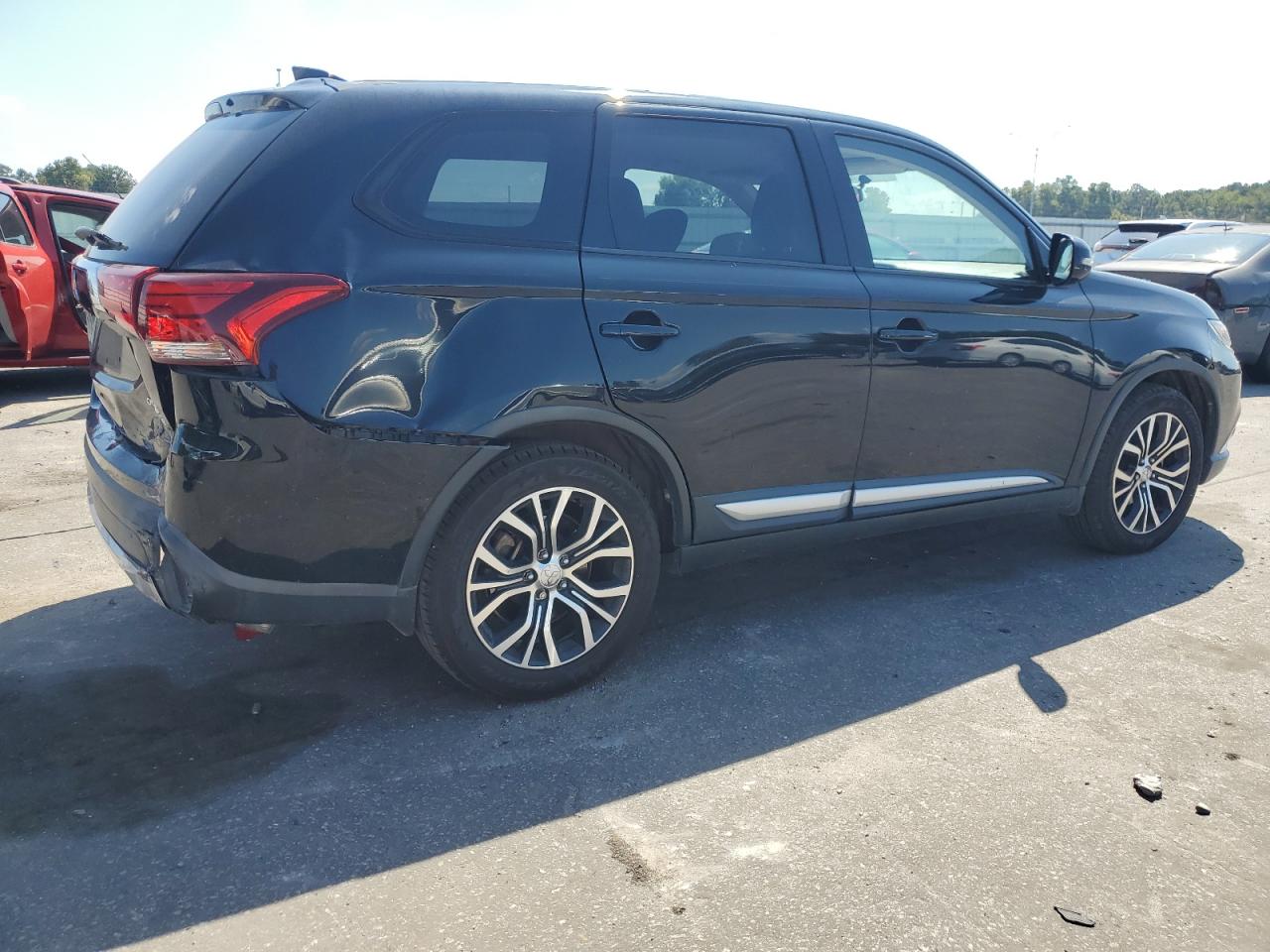 MITSUBISHI OUTLANDER SE