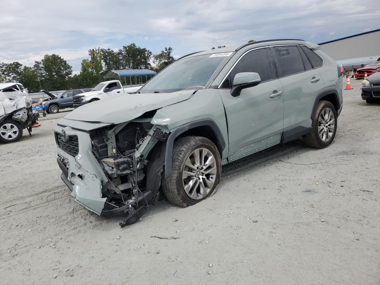 TOYOTA RAV4 XLE PREMIUM