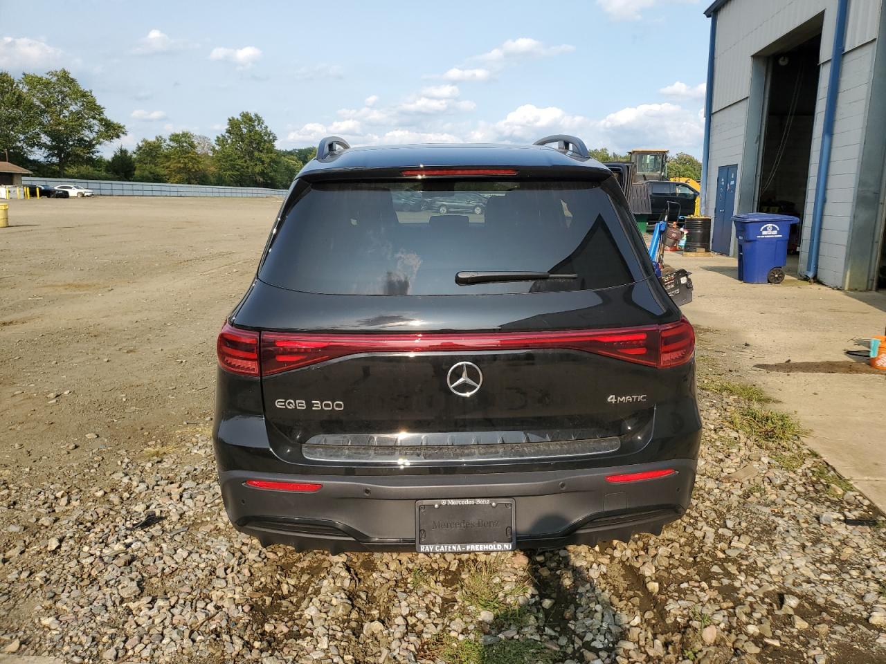 MERCEDES-BENZ EQB 300 4MATIC