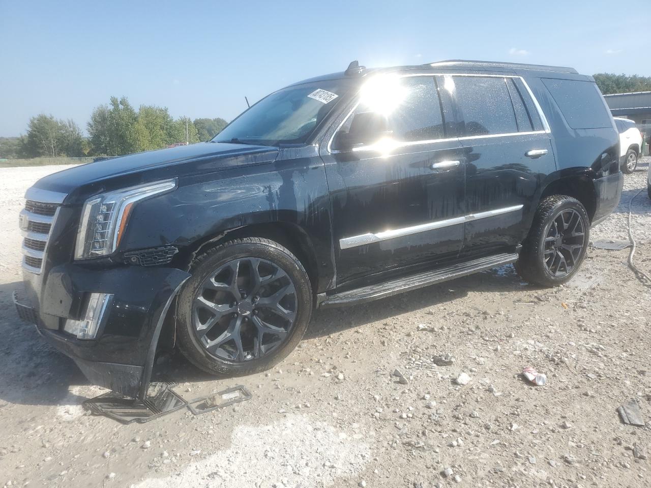 CADILLAC ESCALADE LUXURY