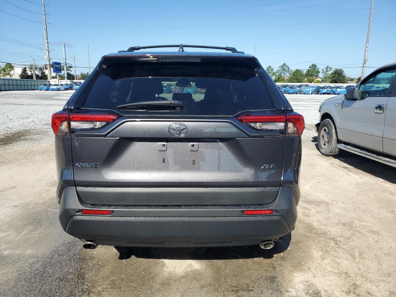 TOYOTA RAV4 XLE PREMIUM